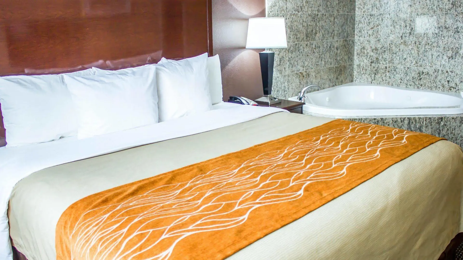 Travelodge By Wyndham Queens New York