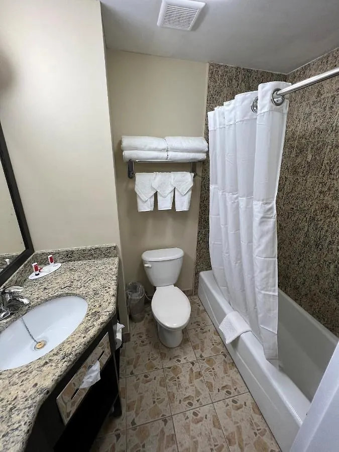 Travelodge By Wyndham Queens New York Hotel