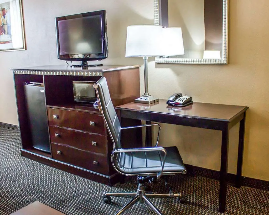 Travelodge By Wyndham Queens New York Hotel